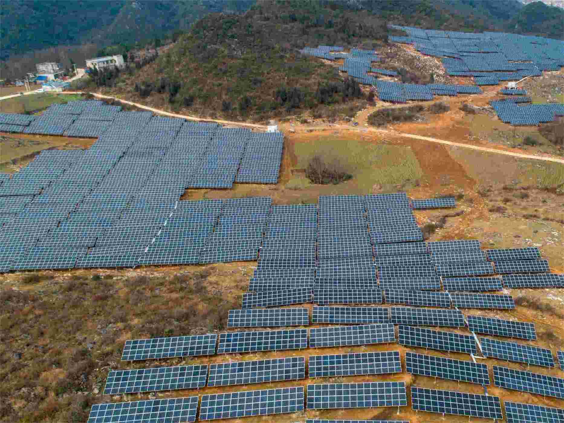 Projeto conectado à rede solar de 16 MW nas montanhas (Guizhou, China)