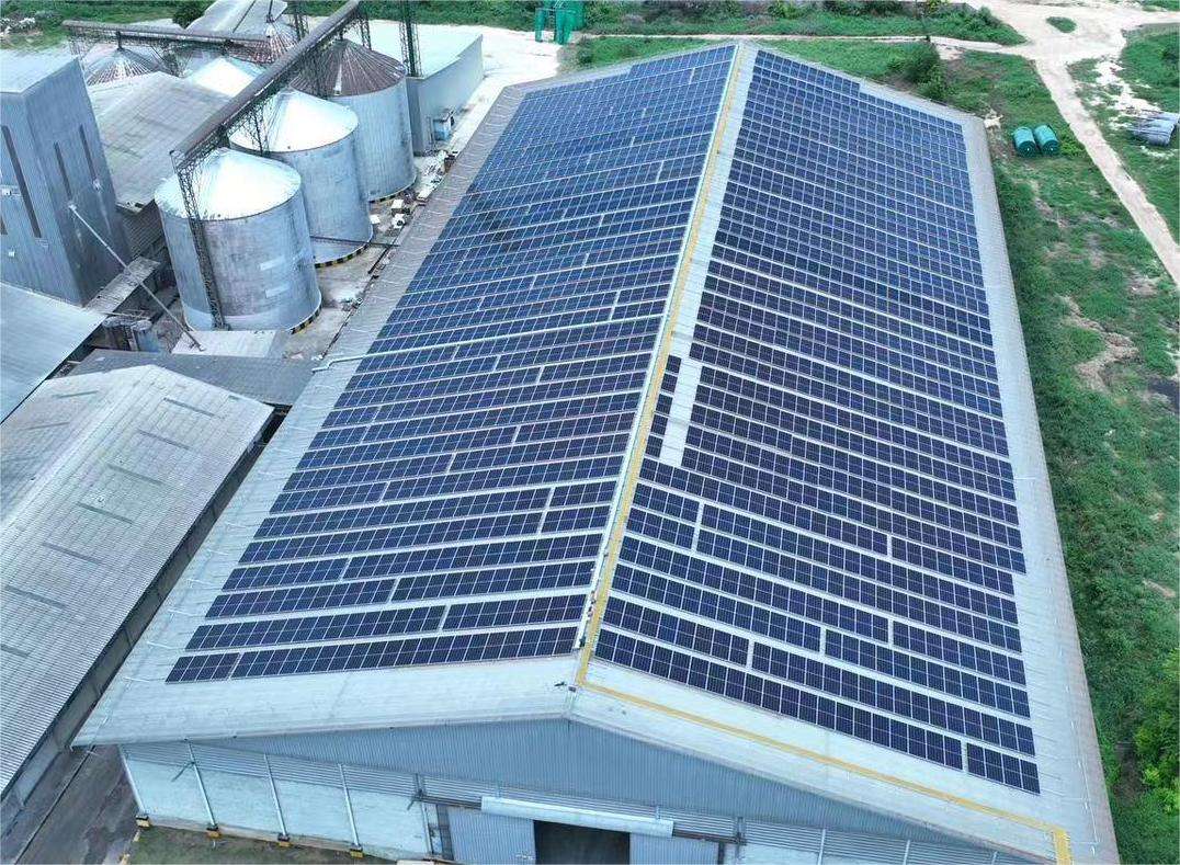 Sistema solar de rede de telhado de 2 MW (Tailândia)